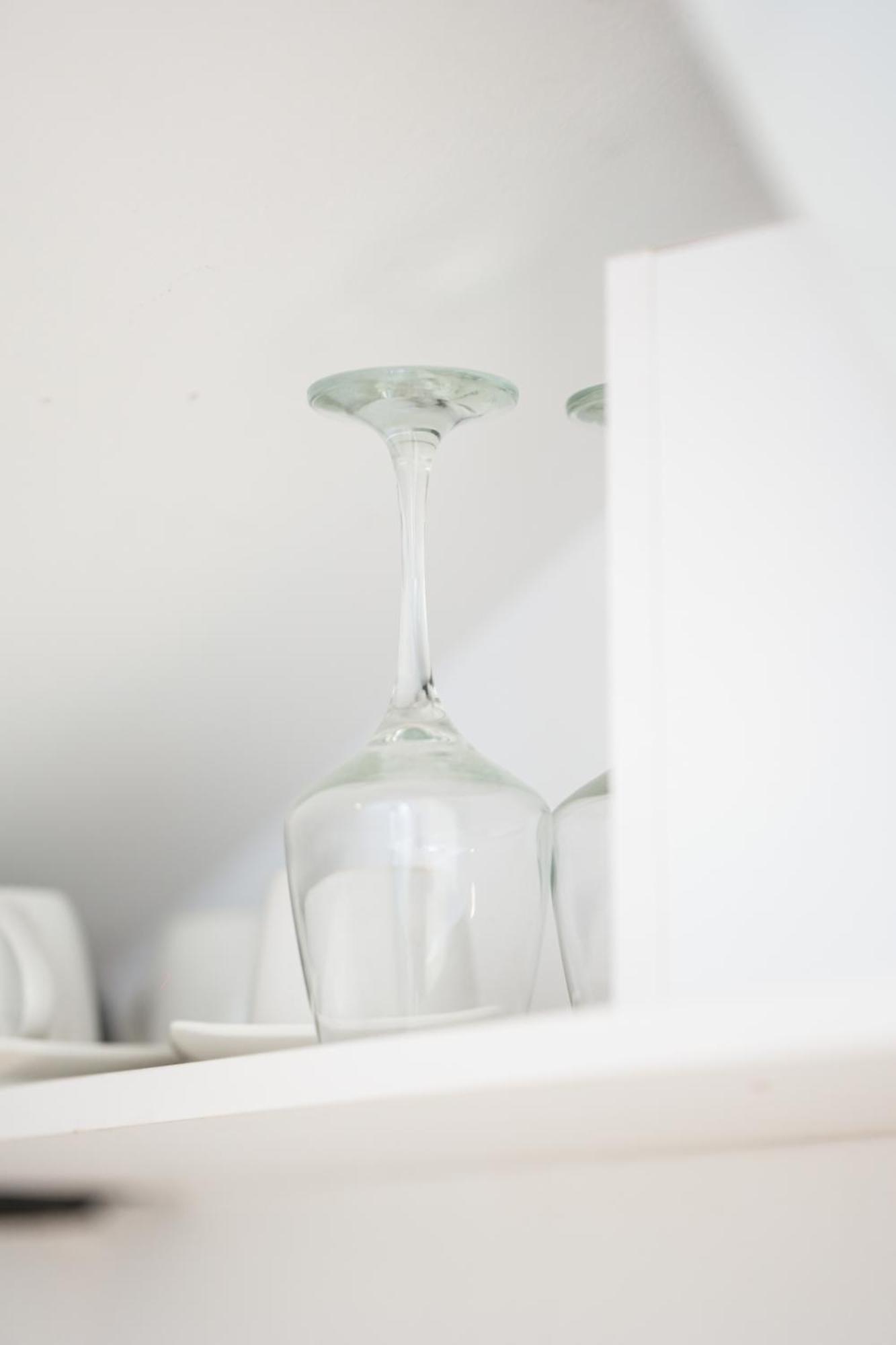 City Center Hideout - Studio Apartment Tirana Bagian luar foto