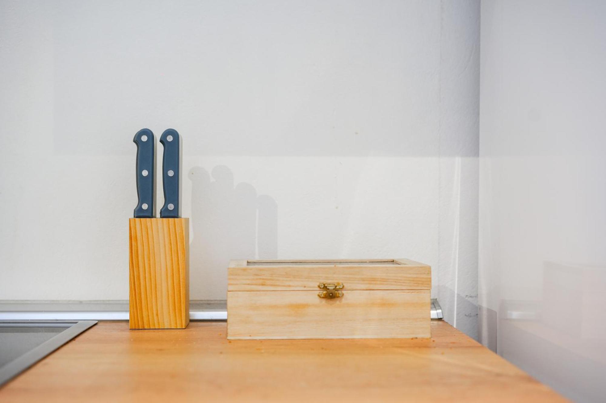 City Center Hideout - Studio Apartment Tirana Bagian luar foto