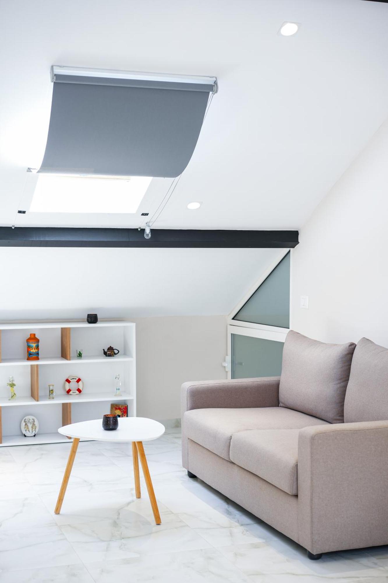 City Center Hideout - Studio Apartment Tirana Bagian luar foto